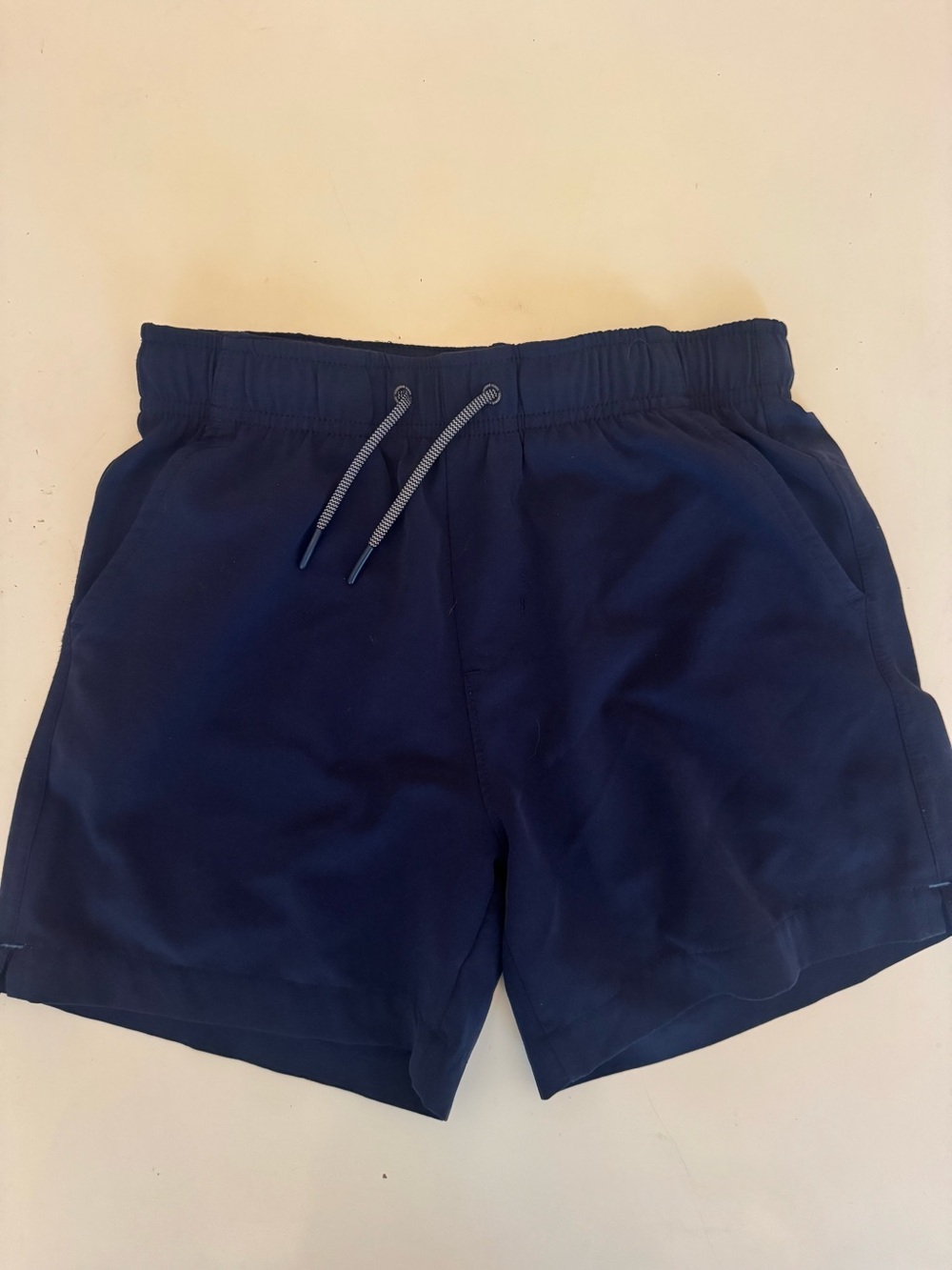 Boys Vineyard Vines Navy Drawstring Performance Shorts with pockets Size S 8-10 - Picture 1 of 3